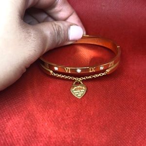 Gold bangle bracelet